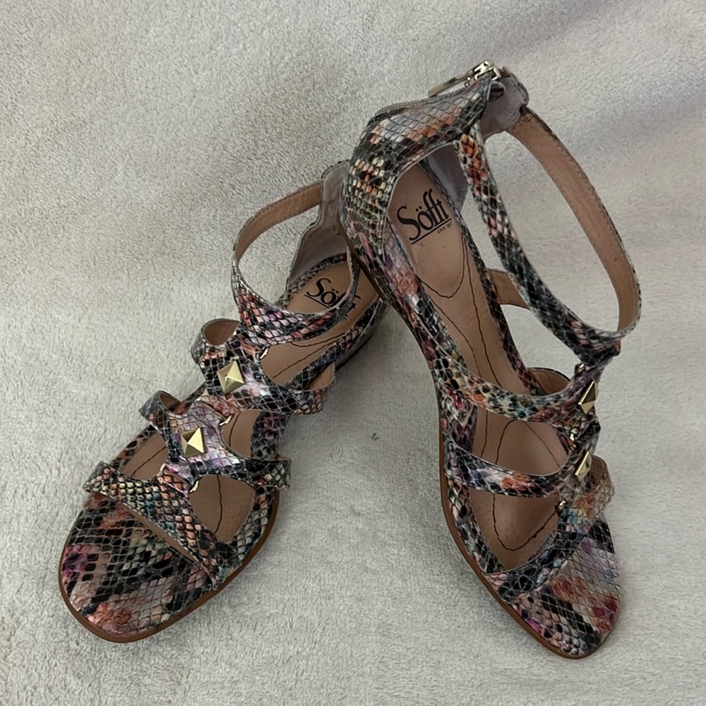 Sofft low wedge sandals